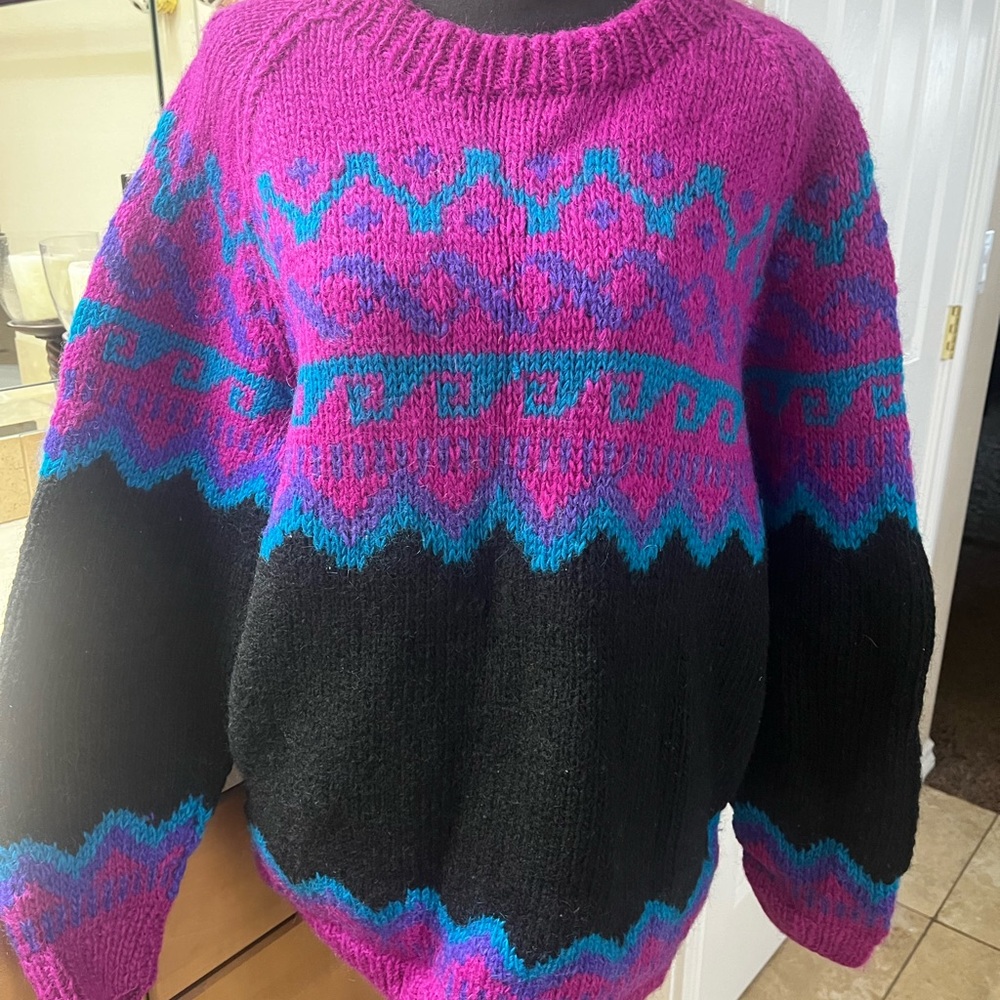 Women's Colorblock Patterned Knit Sweater - Black & Magenta vintage